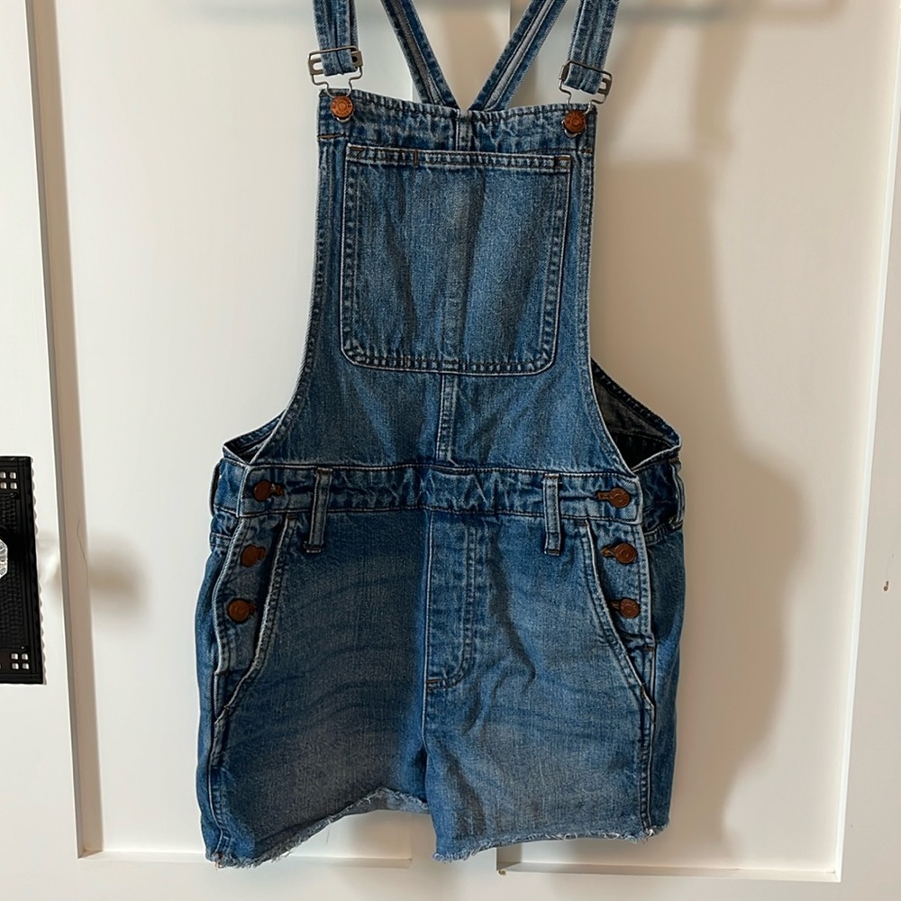Madewell Short Overalls, raw hem. Size Small